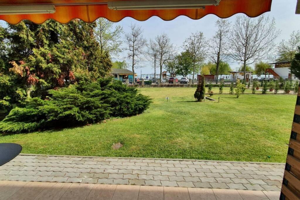Igenyes 4 Fos Apartman Koezvetlen A Strandnal Apartment Чопак Екстериор снимка