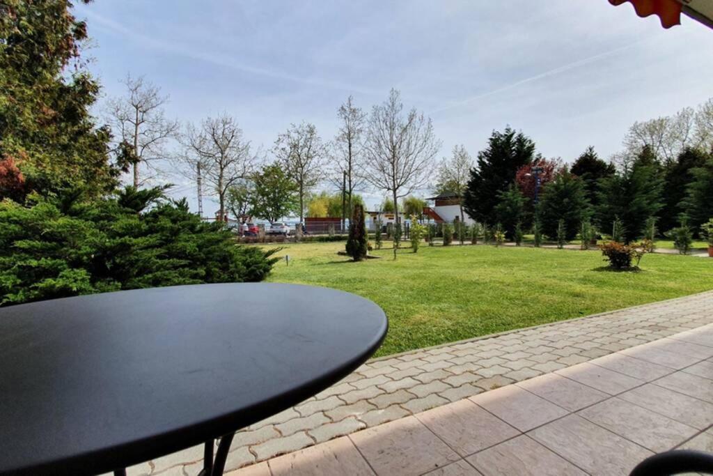 Igenyes 4 Fos Apartman Koezvetlen A Strandnal Apartment Чопак Екстериор снимка