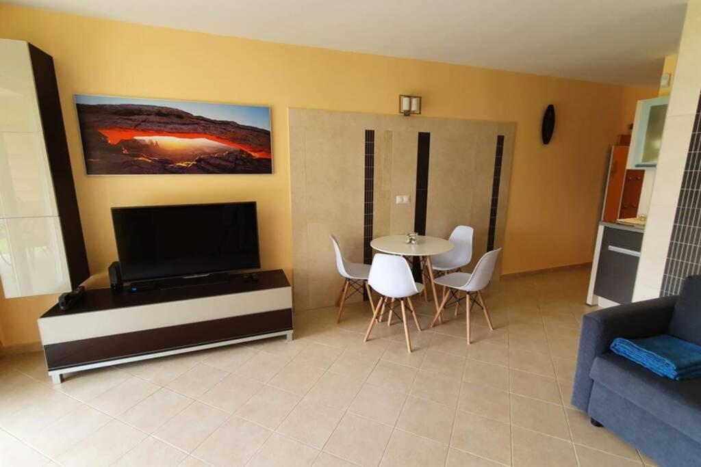 Igenyes 4 Fos Apartman Koezvetlen A Strandnal Apartment Чопак Екстериор снимка